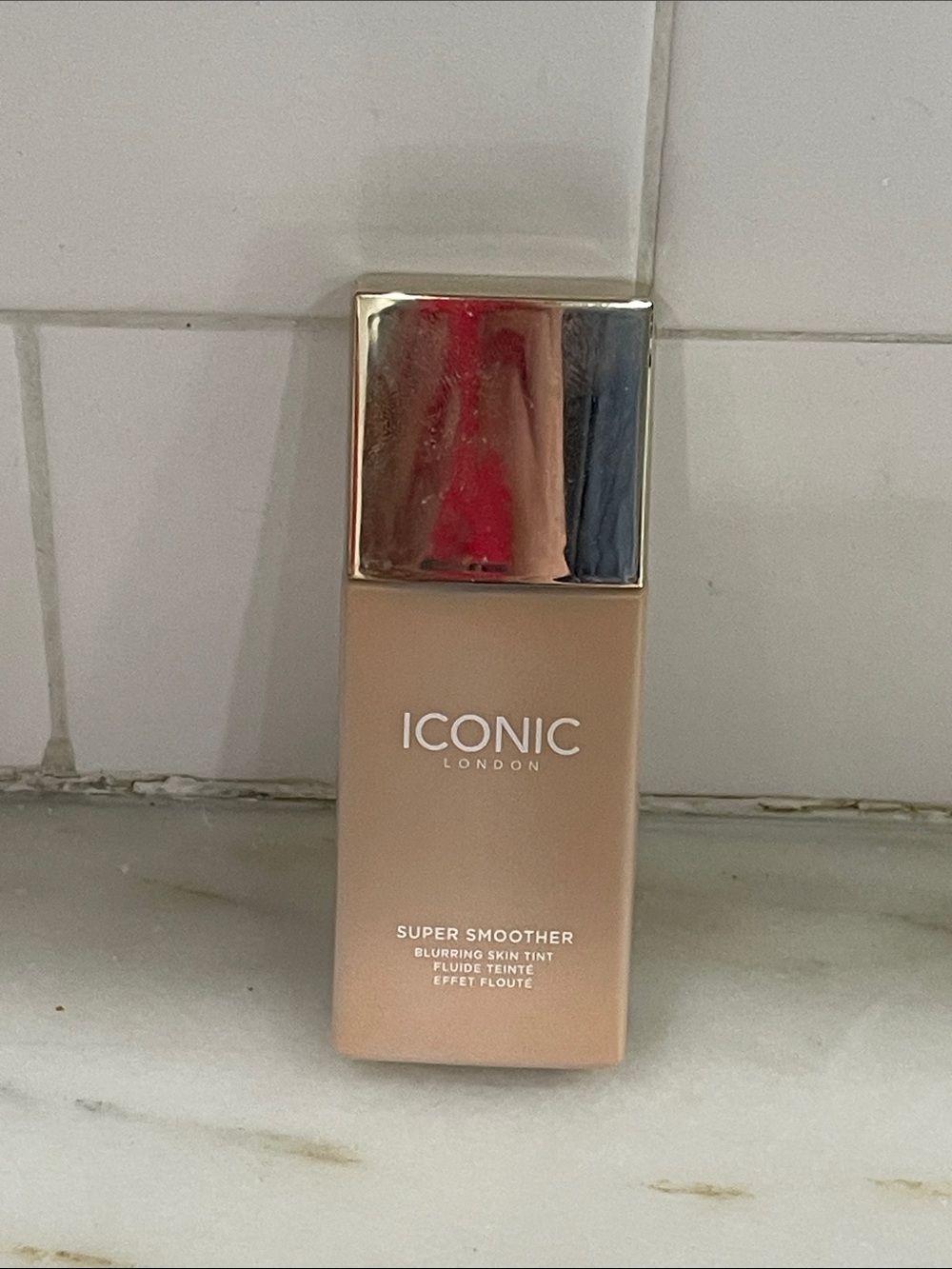 ICONIC London Super Smoother Blurring Skin Tint - Cool Light